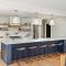 Lake View Modern Farmhouse Hot Tub 4 En Suites