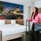 Rotterdam Teleport Hotel