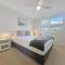 Coastal retreat, private, wine, netflix by Custom Bnb Hosting