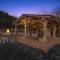 Stonegate Lodge King Bed, 2mi to Historic DTWN Salt Water Pool Room #206