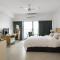 Darwin Central Escape Hotel Style Apartment with Kitchen , Pool , Gym , Car Park,Balconey