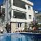 Villa Dani Sea & Pool Apartments