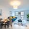 Stylish 2-Bed Riverside Apartment at Leeds Dock with Parking