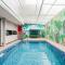 RedDoorz Plus near Lembang Park & Zoo