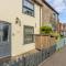 No33 BRACKEN BOUTIQUE COTTAGE