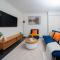Duplex 2-Bed House with free Parking Near Greenwich O2 and city centre