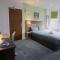 Victoria House - Deluxe Studios in Coventry City Centre, free parking, by COVSTAYS