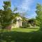 Maison a Valreas avec 2000m2 de terrain arbore