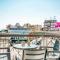 Modern City Studio with Balcony Columbus Apartment