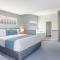 Waves Luxury Suites & Port Central Apartments