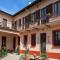 Corte Meneghina-short stays