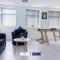 Spacious 2-Bedroom Apartment with Parking, Smart TV & Superfast Wi-Fi