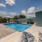 Phindulo Bed and Breakfast - No Loadshedding, Smart TVs & unlimited free fibre wifi