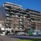 Modern Quiet 1 & 2 Bed Apt Opposite Albert Park