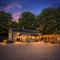 Farm house - Sleeps 16 - Hot Tub - Pet Friendly