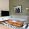 LIVN Millennium Park Downtown Chicago Superior 1BR