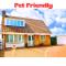 Stunning Holiday Cottage nr Skegness in Sunny Chapel St Leonards Just mins from the Beach & Attractions - Perfect for Couples & Family's who love to Relax but want Exciting Adventures nearby! Large Pet Friendly garden!