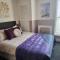 OYO Twins Palms Guest House