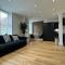 Stylish 2 Bedroom Coastal Apartment near Crosby Beach & Liverpool