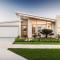The Indiana - Refined Indoor-outdoor Coastal Retreat