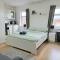 Studios & Ensuite Doubles - Central RG1 - Oracle - Station & Hospital