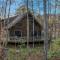 Lazy Bear Retreat - Wifi, Pet Friendly, Grill, Fire Pit, Fireplace, Deck, Golf, Hiking