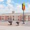 Super 8 by Wyndham Van Horn