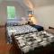 YVR Transit Guesthouse - 10 Min to Airport, Free Parking- Spacious Room