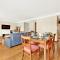 Quartier Arc de Triomphe 2 Bedroom Apartment with Netflix