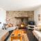 St Davids Hideaway with Roll-top Bath & Log Burner