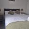 5 bedroom house - Cheshire Oaks