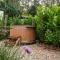 Wild Flower Wellness met privé Sauna en Hottub in prachtige tuin met overkapping