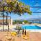 Stone House with Pool, Set in Idillic Countryside - Villa Mir
