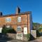Charming Cottage close to Chester Garden Parking