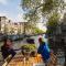Central Amsterdam 2BR Apartment 1 Min Walk to Rembrandtplein & Dam Square