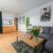 Lumina I Cozy 2BR Apartment with Balcony I Parking I Center
