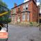6 Bed Mansion Sleeps 20 Free Parking