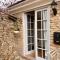 Cosy Burford Cotswold Couple Retreat for Two Ppl Dog Friendly