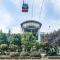 Luna's Travel House-Family and group-friendly,Walk 2 minutes to Tianmen Cableway,Free pick up service,Book tickets, Free Laundry,Experienced tour guide service,Group tour