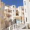 R2 Maryvent Beach Apartments