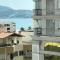 Amplo Apartamento a 100 metros do Mar na Meia Praia