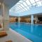 19th & 18th & 7th Floor Secure Apartments with Pool & Fitness & Parking included in price - Self check-in available