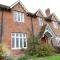 Spacious New Forest Farmhouse with Garden