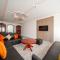 Spacious Apartment 1 min from Beach