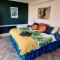 Spacious King Room near Victoria - Zone 1