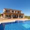 Idyllische Natur-Finca mit 12m Pool & Meerblick
