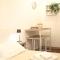La Petite Room
