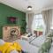 3BDR Town House in the Heart of Holyhead - Free Onsite Parking
