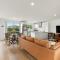 Sea Breeze - Spacious Family Escape near Surf Beach
