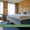 Carlton Oasis Hotel